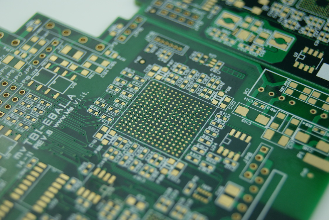 다층 PCB 보드 1.6mm 두께 표면 마운트 기술 및 우수한 성능을위한 녹색 솔더 마스크